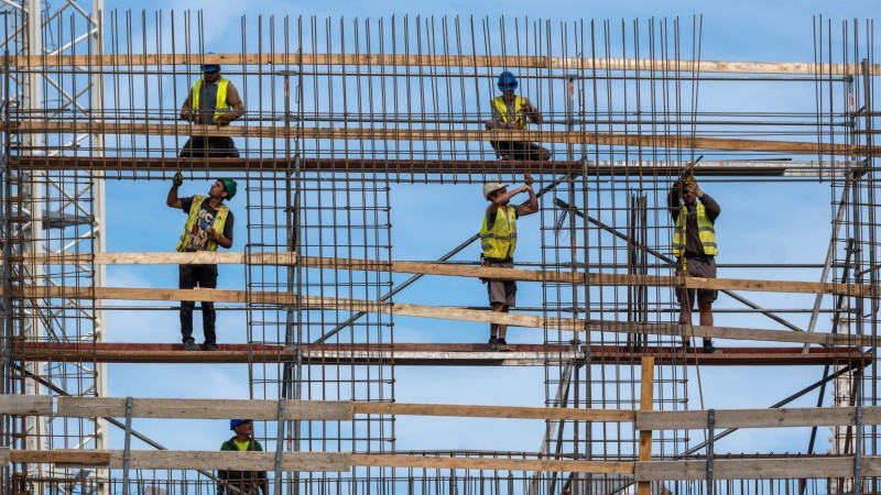 Hungarian unemployment edges up